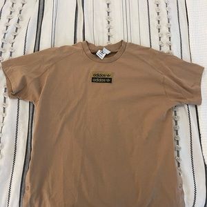 Adidas side split tshirt L